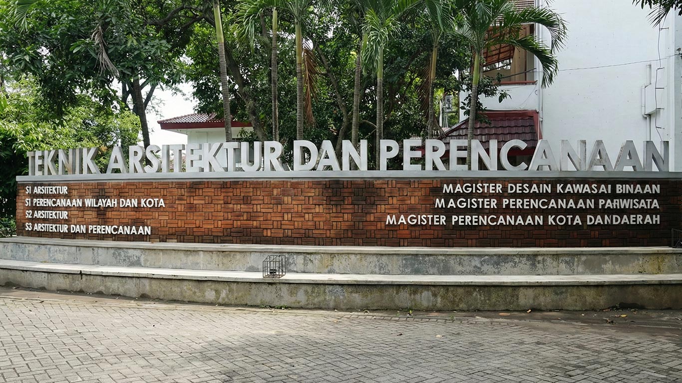 5 Universitas dengan Jurusan Arsitektur di Jogja yang Paling Dilirik UGM - Desain Arsitek Jogja